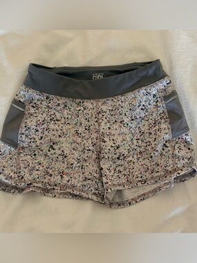 Athleta Girl Printed Record Breaking Shorts 3" Inseam Gray Speckle Liner Size 12